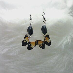 No1195 Pretty handmade earrings with butterflies buttons